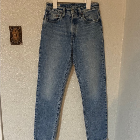 Levi's Women's Blue Jeans - Picture 1 of 5